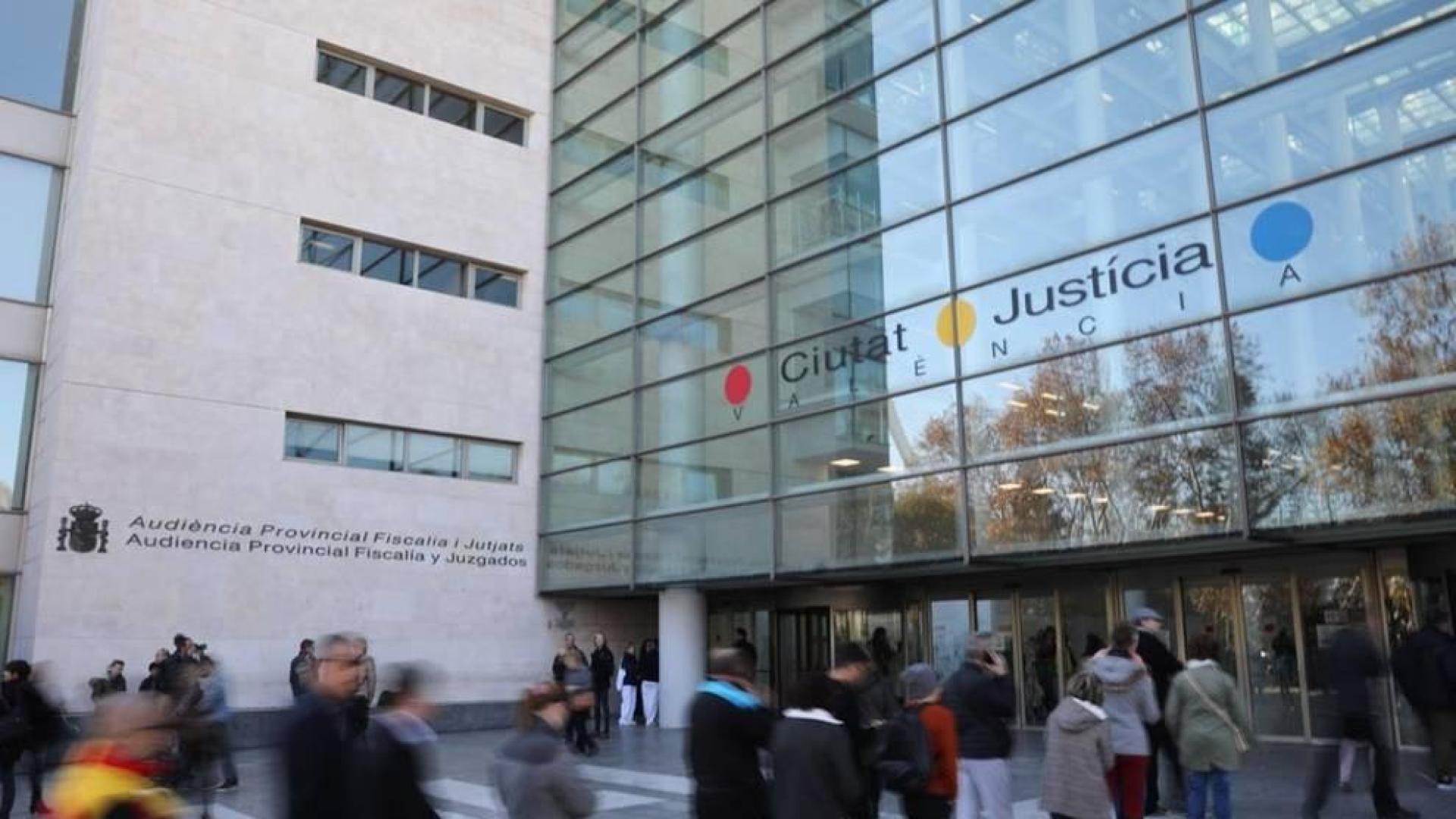 Condenados dos exdirectivos del Zaragoza por falsedad y absueltos los jugadores