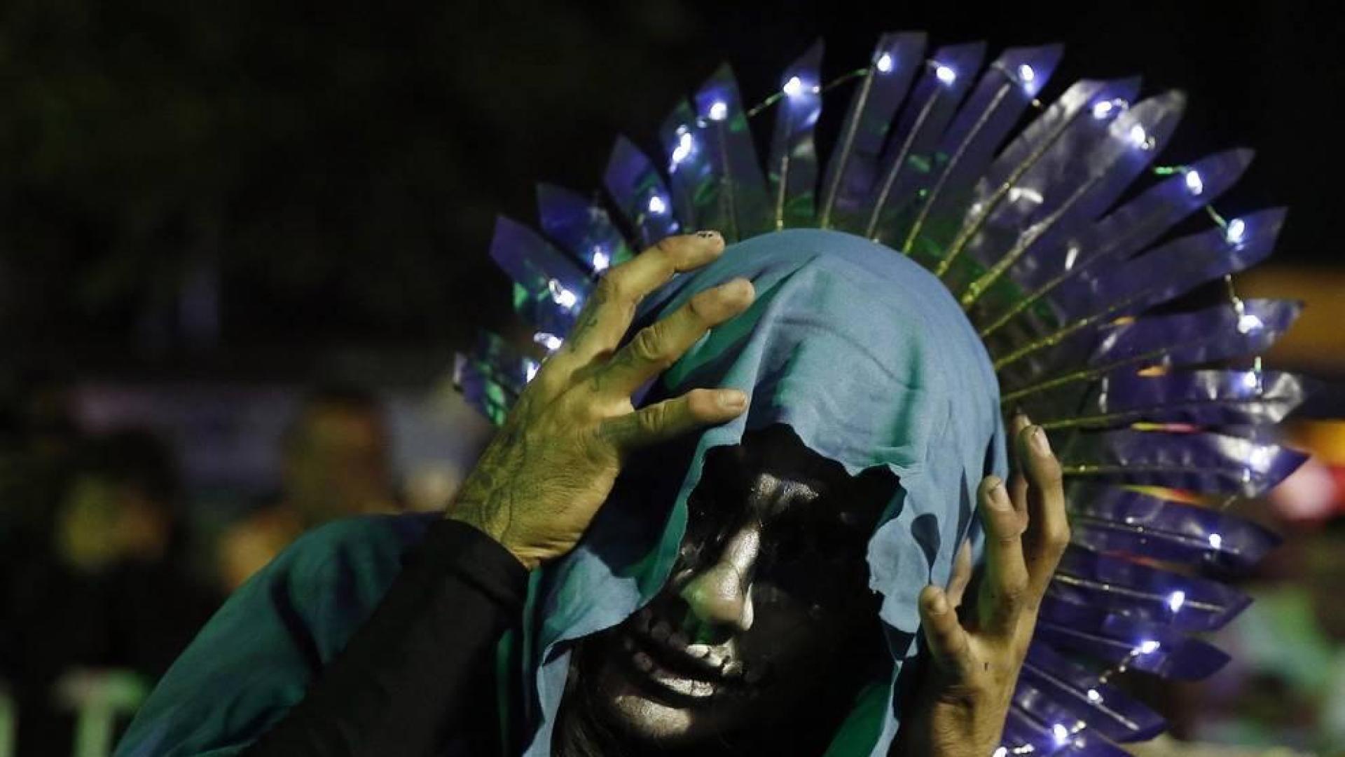 Catrinas, vikingos y elfos formaron parte de los personajes fantásticos que se pasearon por las calles de la ciudad colombiana