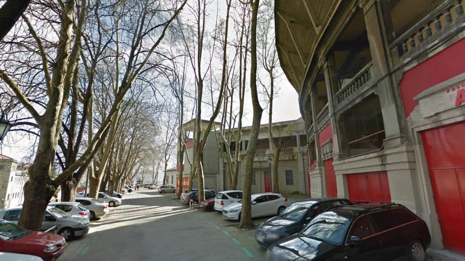 Detenido por hurto de varios móviles en coches aparcados en Pamplona