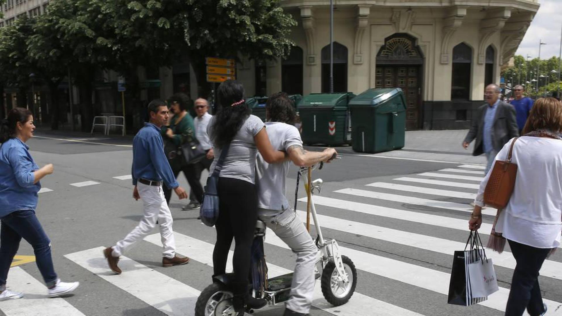 Las infracciones al desplazarse en un vehículo de movilidad personal son frecuentes en la ciudad.