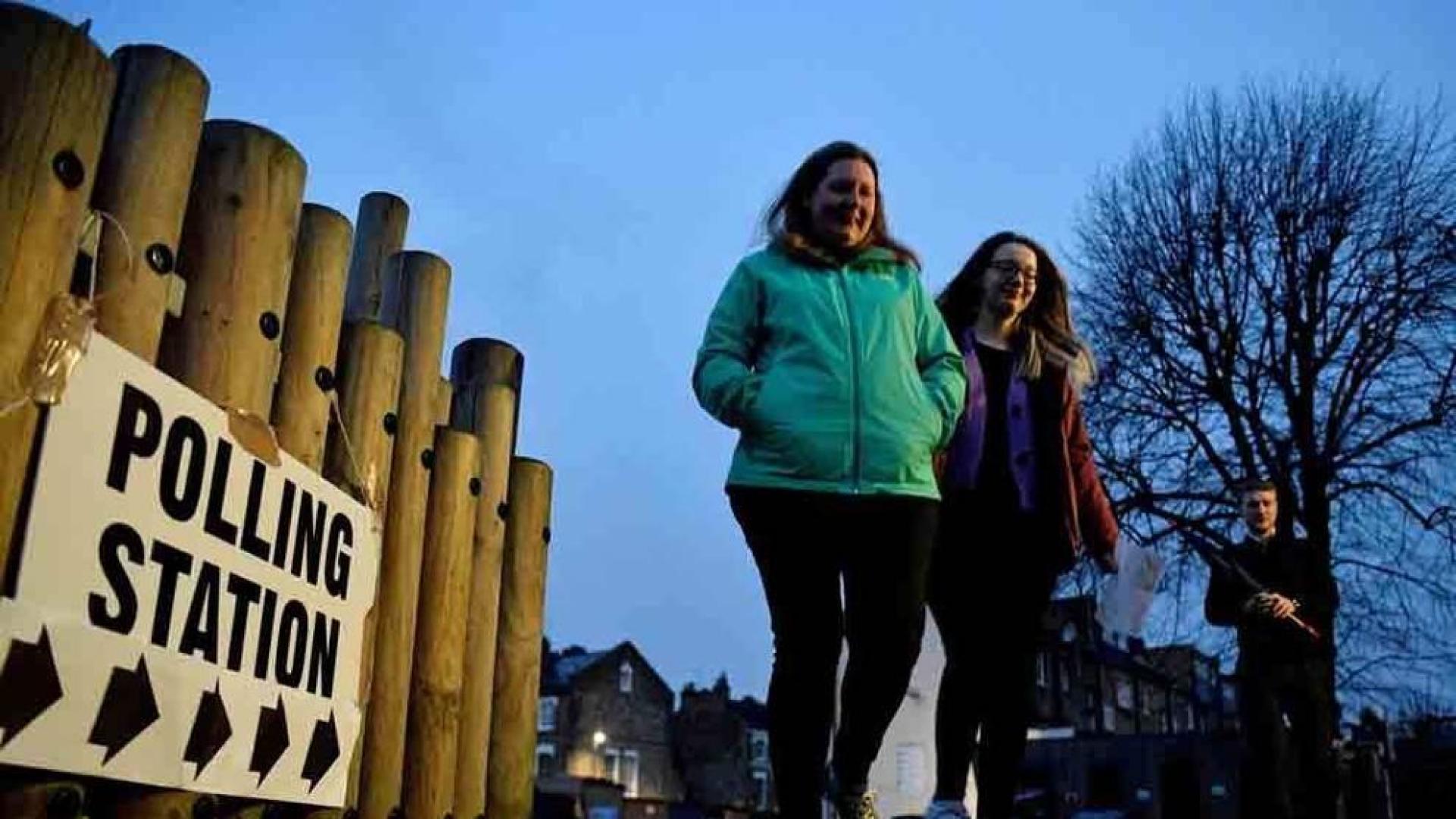 Comienza en Reino Unido una cita electoral clave para el futuro del Brexit