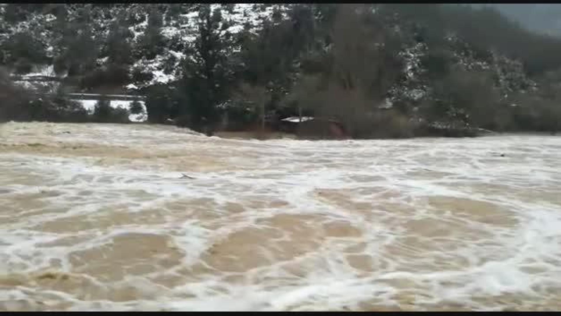 El río Esca, a su paso por Burgui