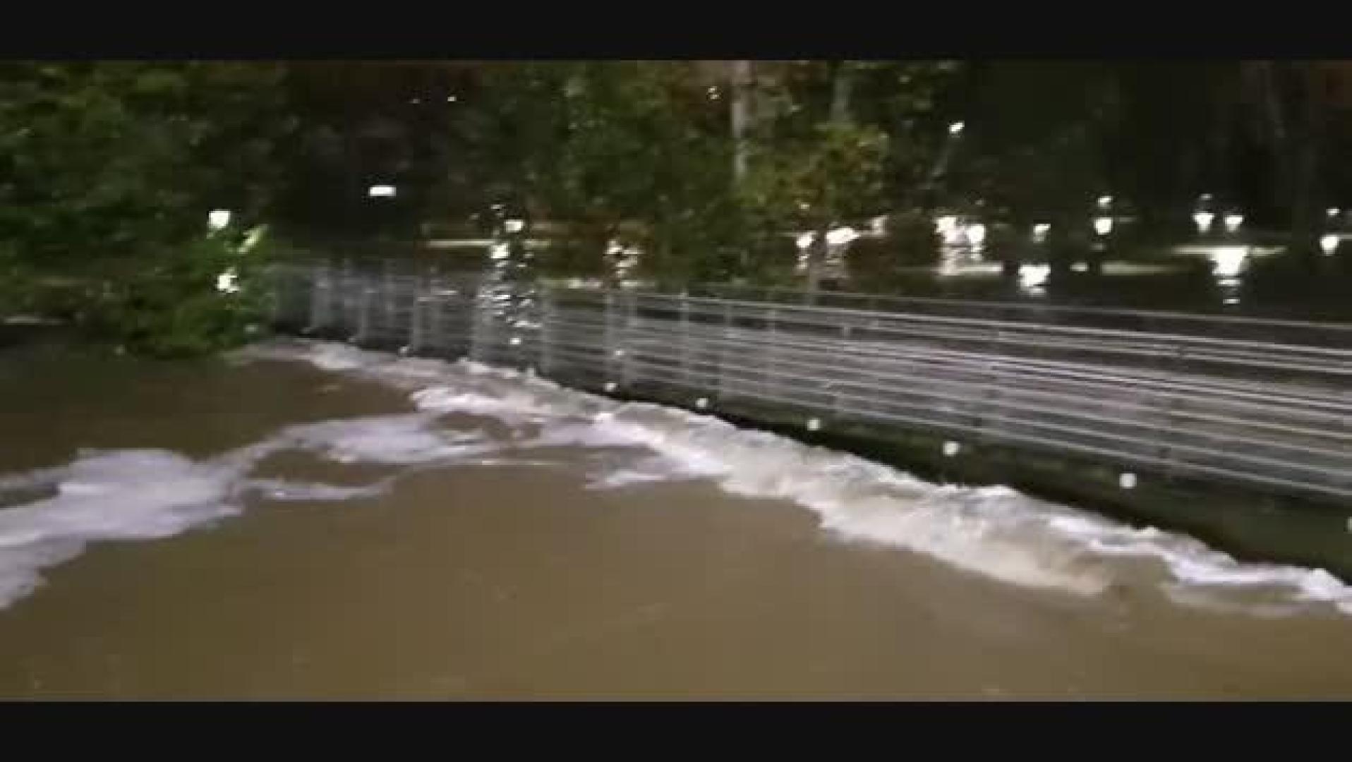 El río Ultzama, desbordado en Villava
