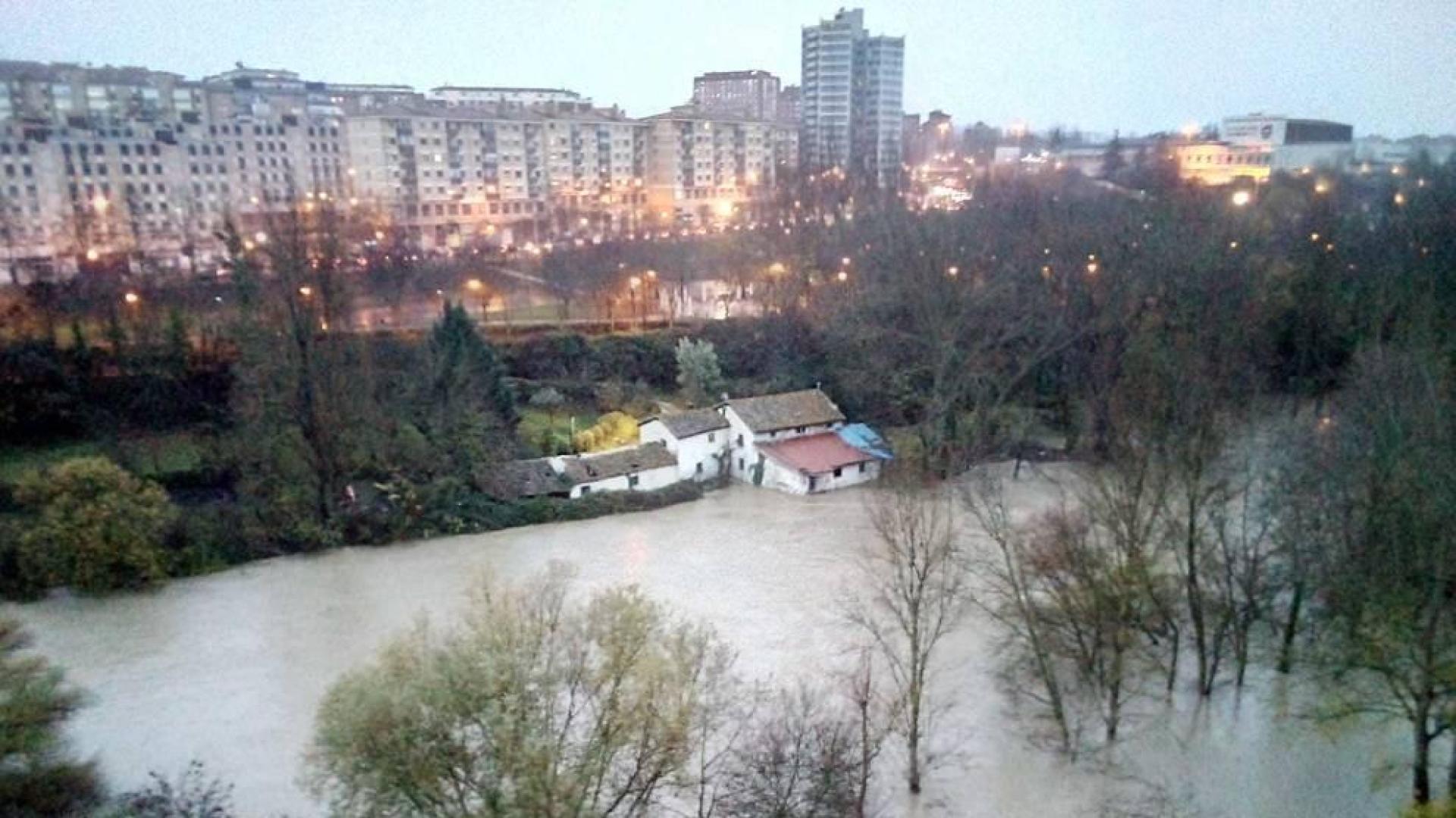 Imágenes de las inundaciones en Pamplona y Villava por el temporal de lluvia