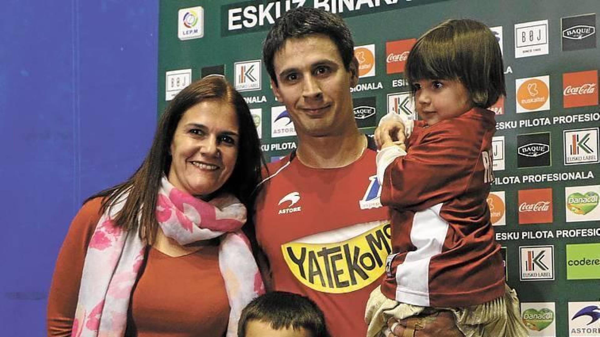 Retegi Bi cerró su carrera profesional con derrota y el cariño de los suyos