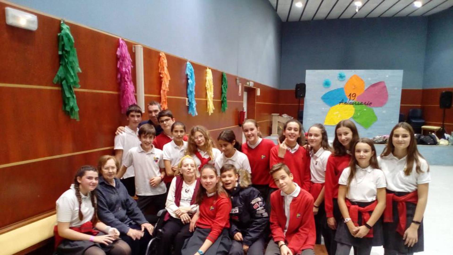 Un teatro para promediar cercanía, en el colegio Luis Amigó