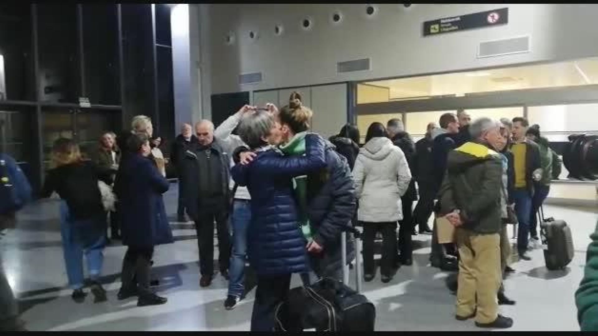 Recibimiento a Nerea Pena en el Aeropuerto de Noáin