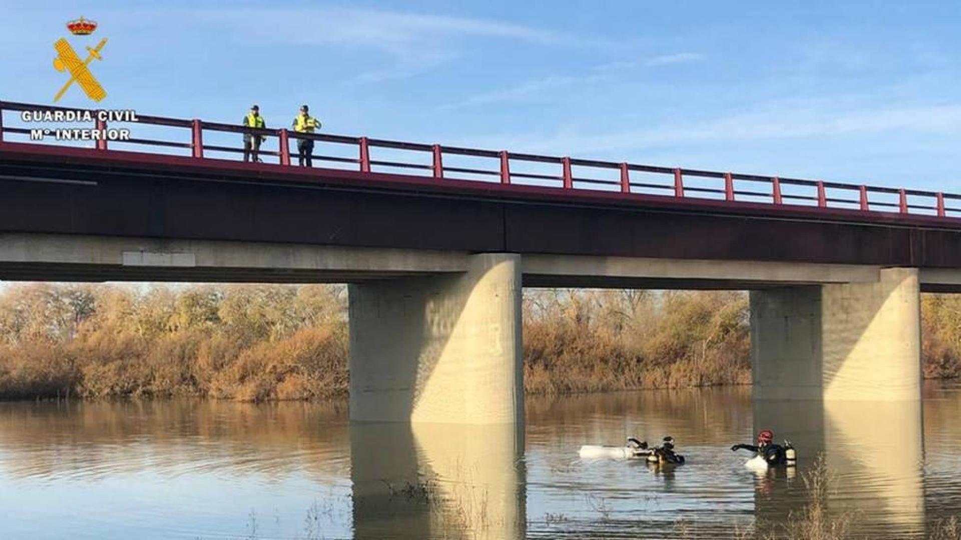 Fallece en la A-126 en Alagón al precipitarse su vehículo a una zona de ribera inundada