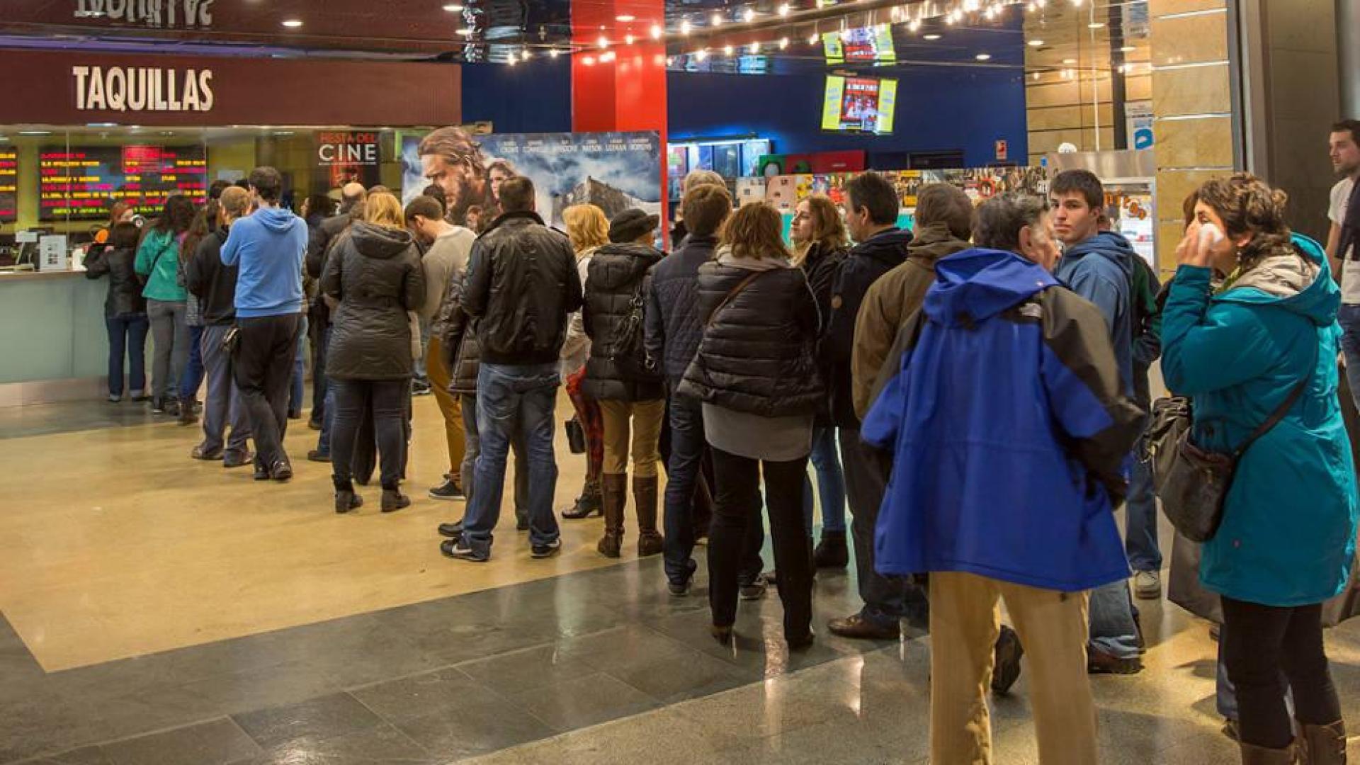 FACUA denuncia a los cines de Itaroa por no permitir entrar con comida del exterior