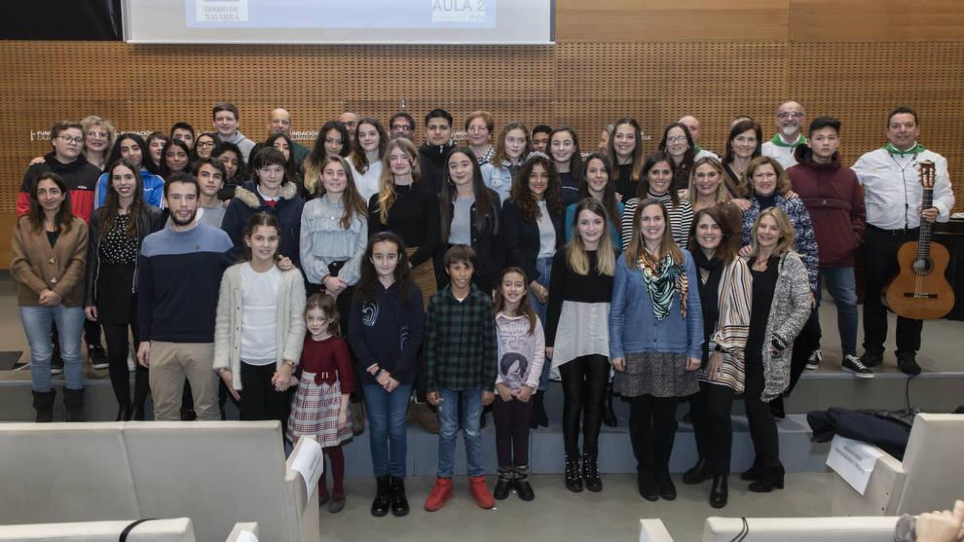 Foto de todos los premiados, jurado y patrocinadores del concurso ¡Gracias profe! 2019