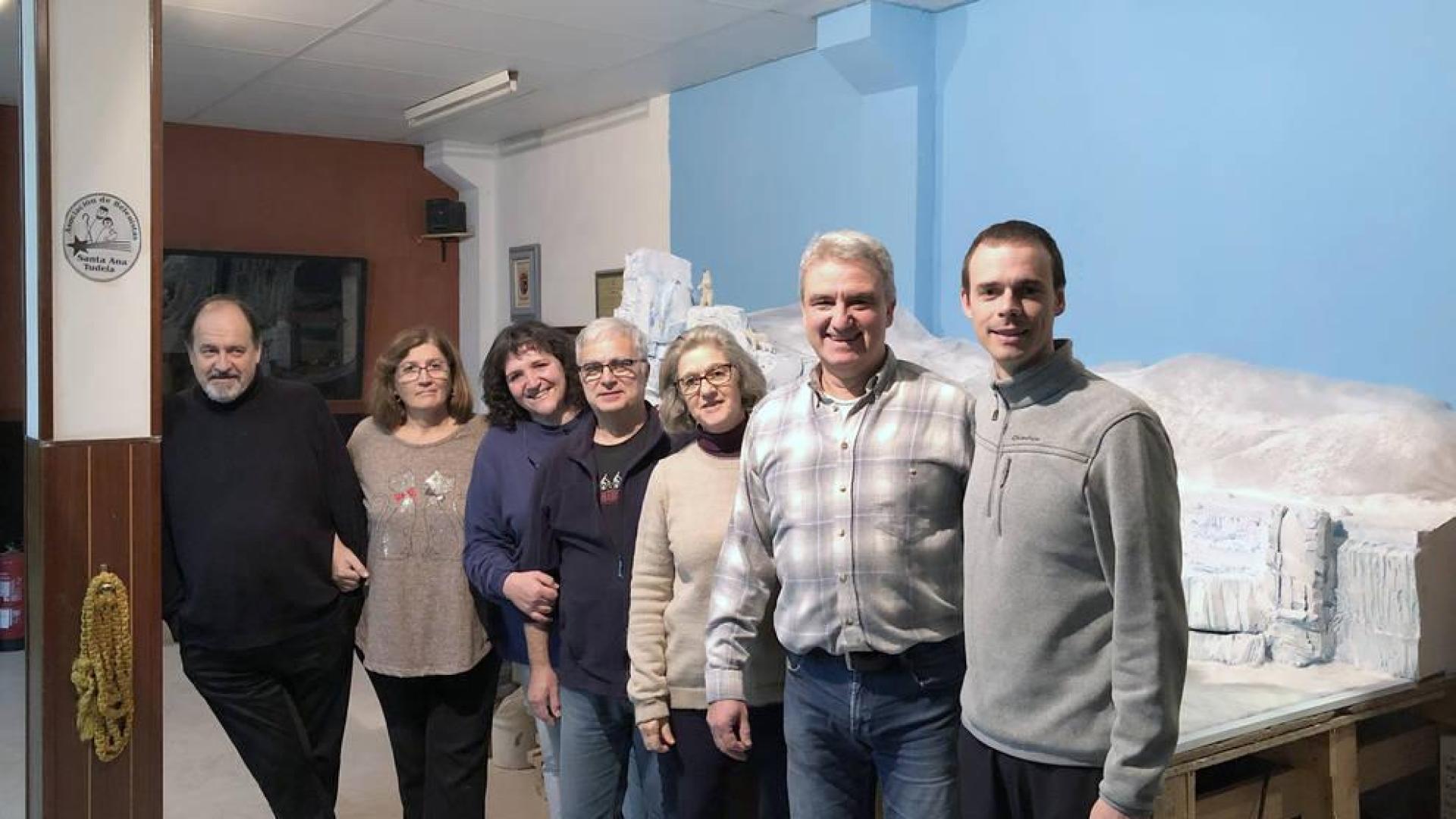 Veinticinco años montando el Belén en Tudela