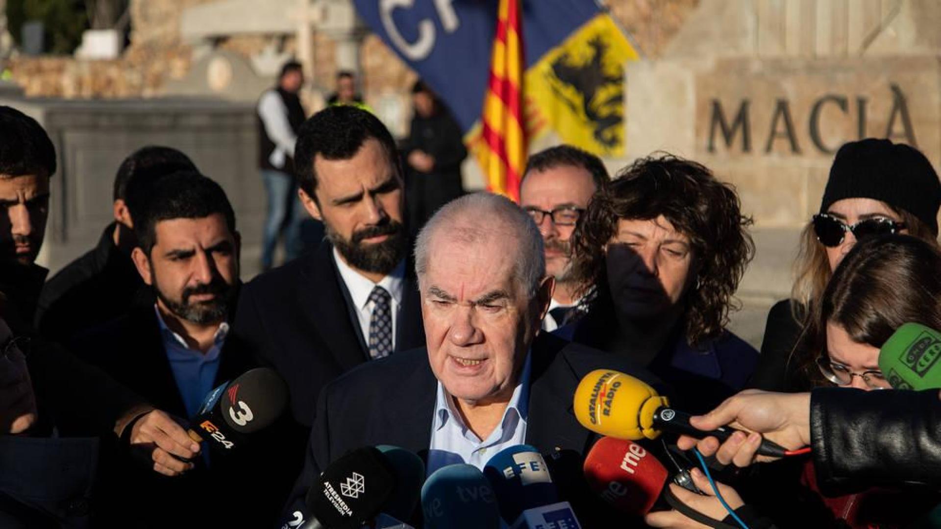 Ernest Maragall (ERC) en declaraciones tras la ofrenda anual a la tumba del expresidente de la Generalitat Francesc Macià.