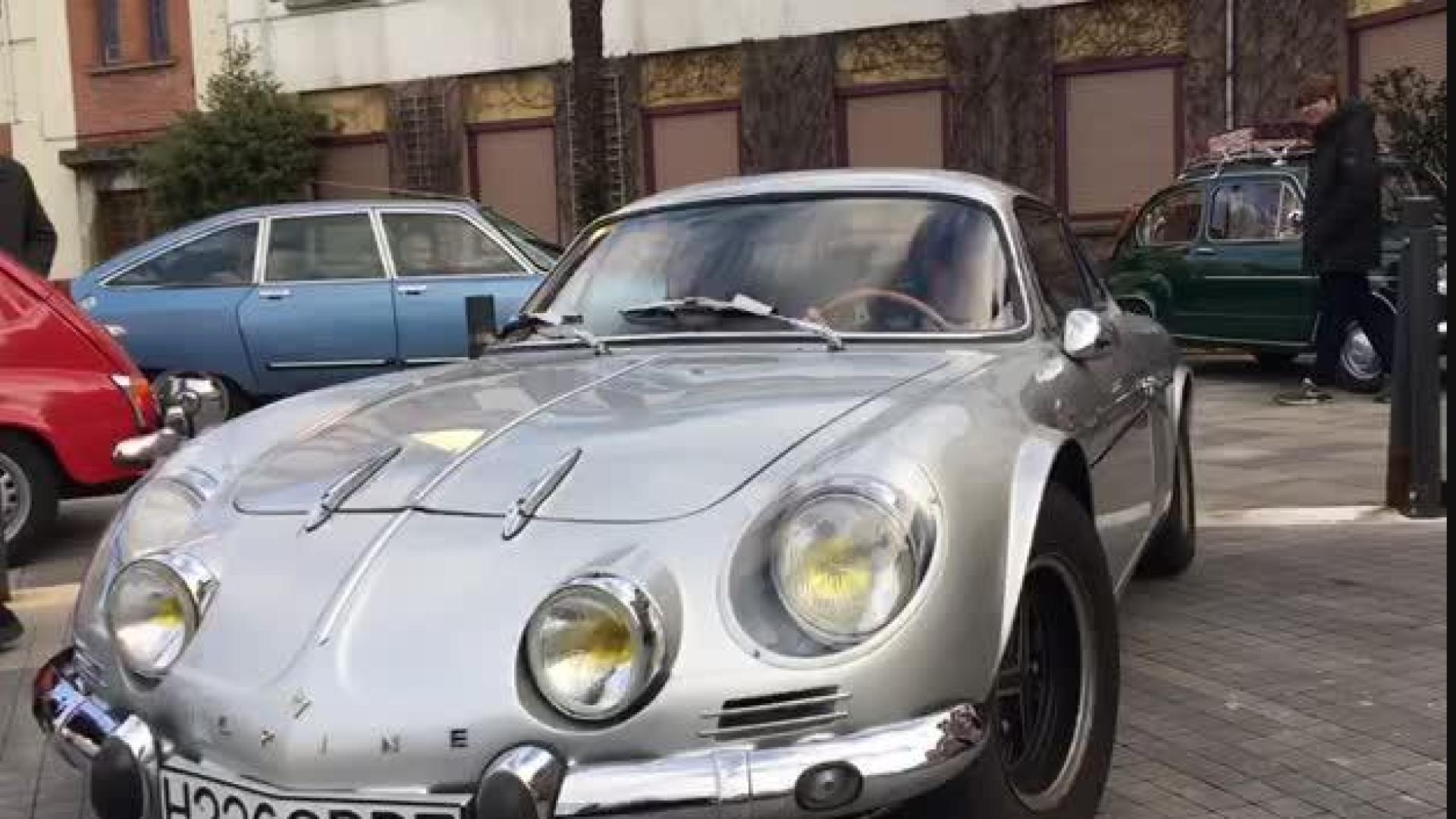 Concentración de coches antiguos en Pamplona