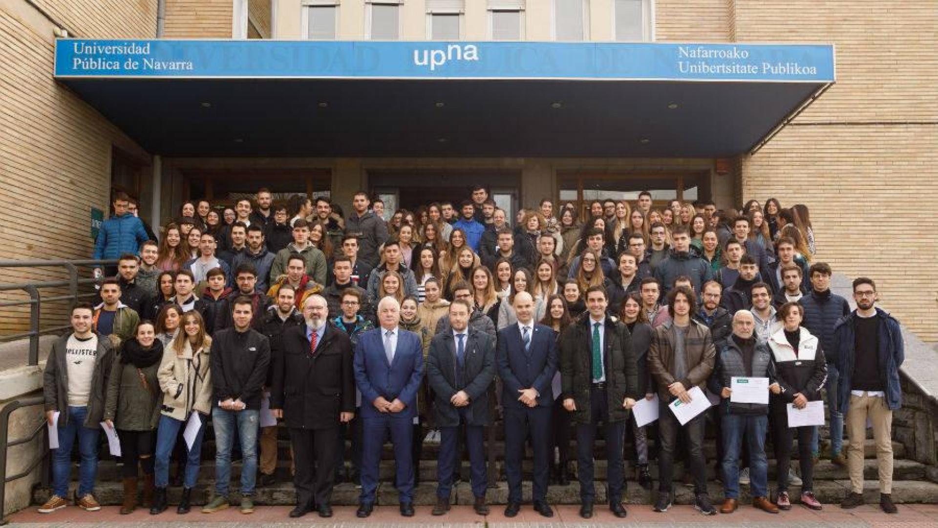 UPNA y Caja Rural becan a 427 alumnos para estudiar en 39 países