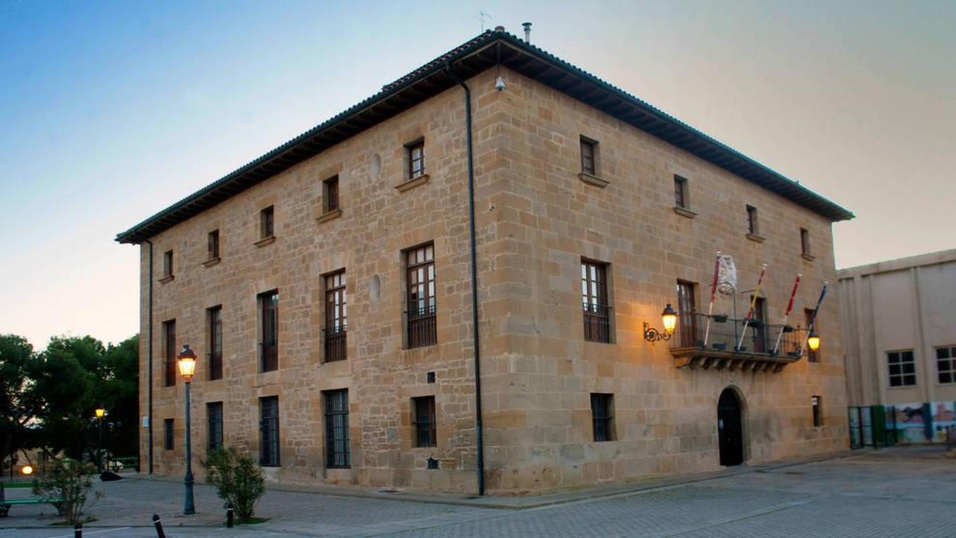 Casagrande o Casa Goyena, uno de los edificios emblemáticos de Murillo el Fruto.