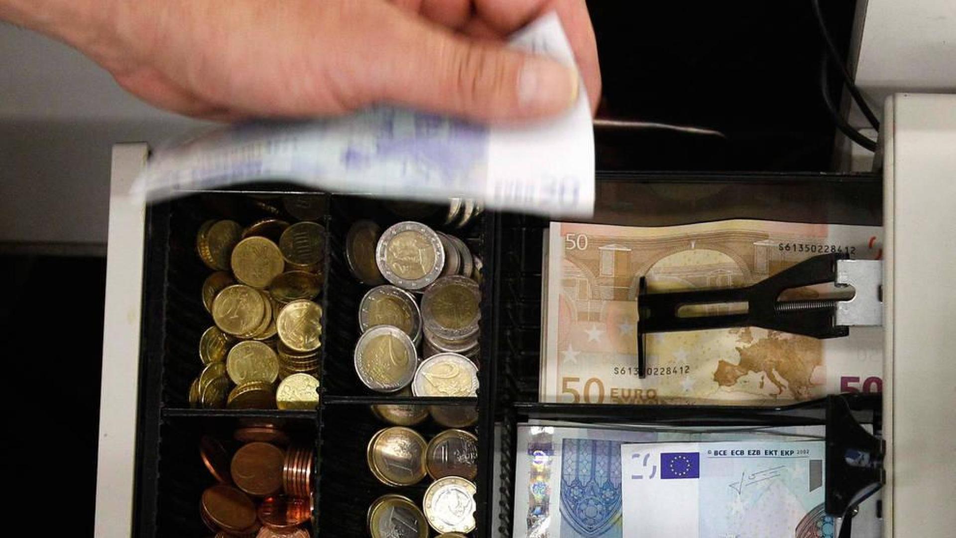 Tres detenidos por el robo con fuerza en una cafetería de Pamplona