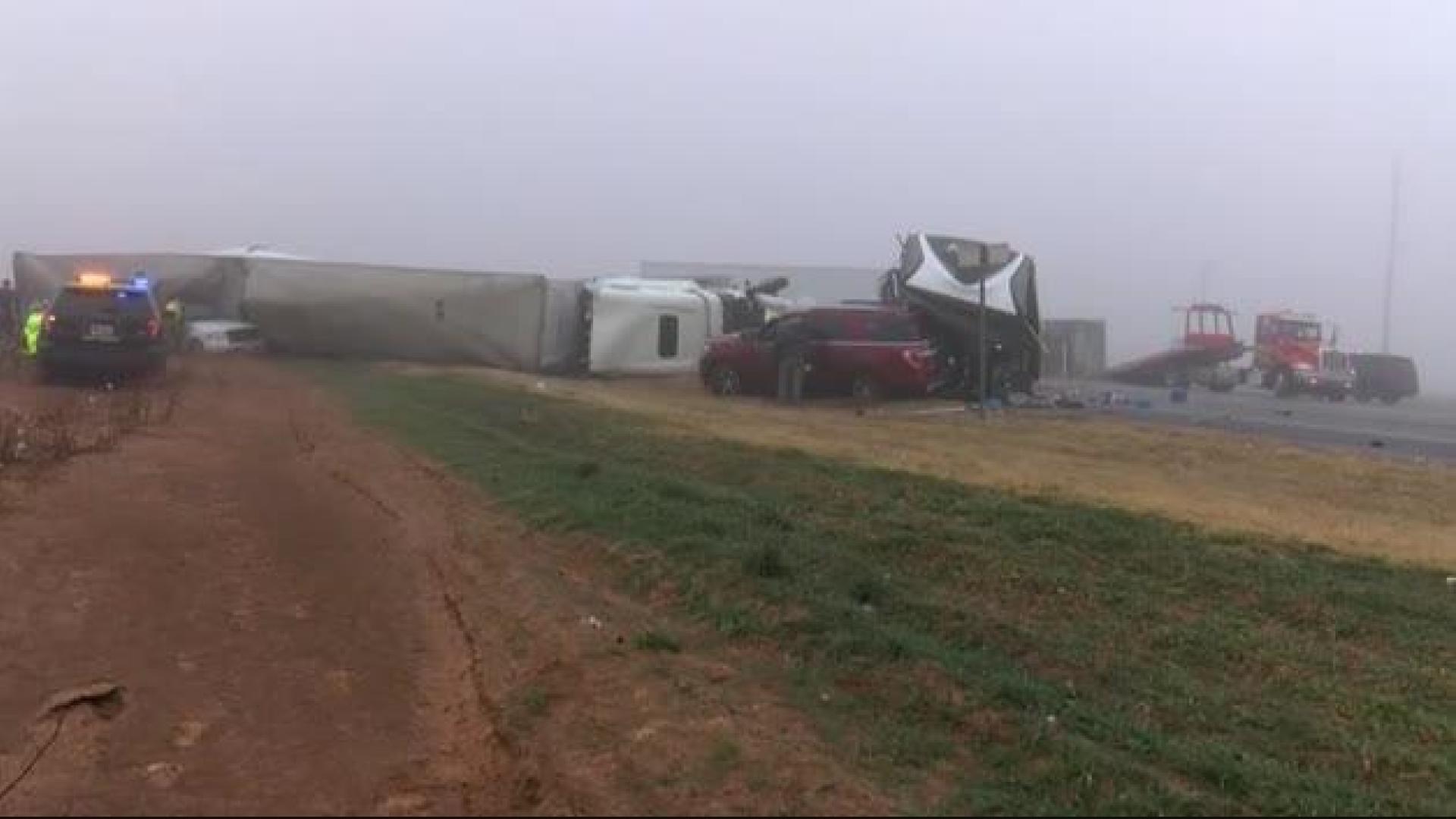 Un camión sufre un aparatoso accidente en Texas (EE UU)