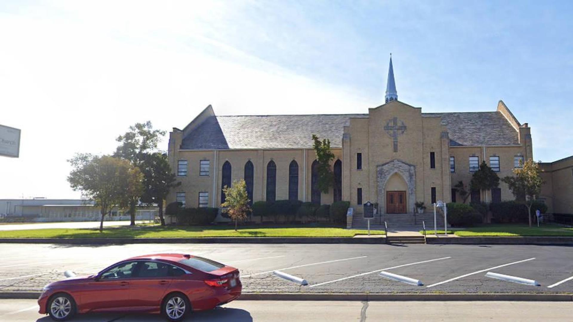 Dos muertos en el asalto de un hombre armado en una iglesia de Texas