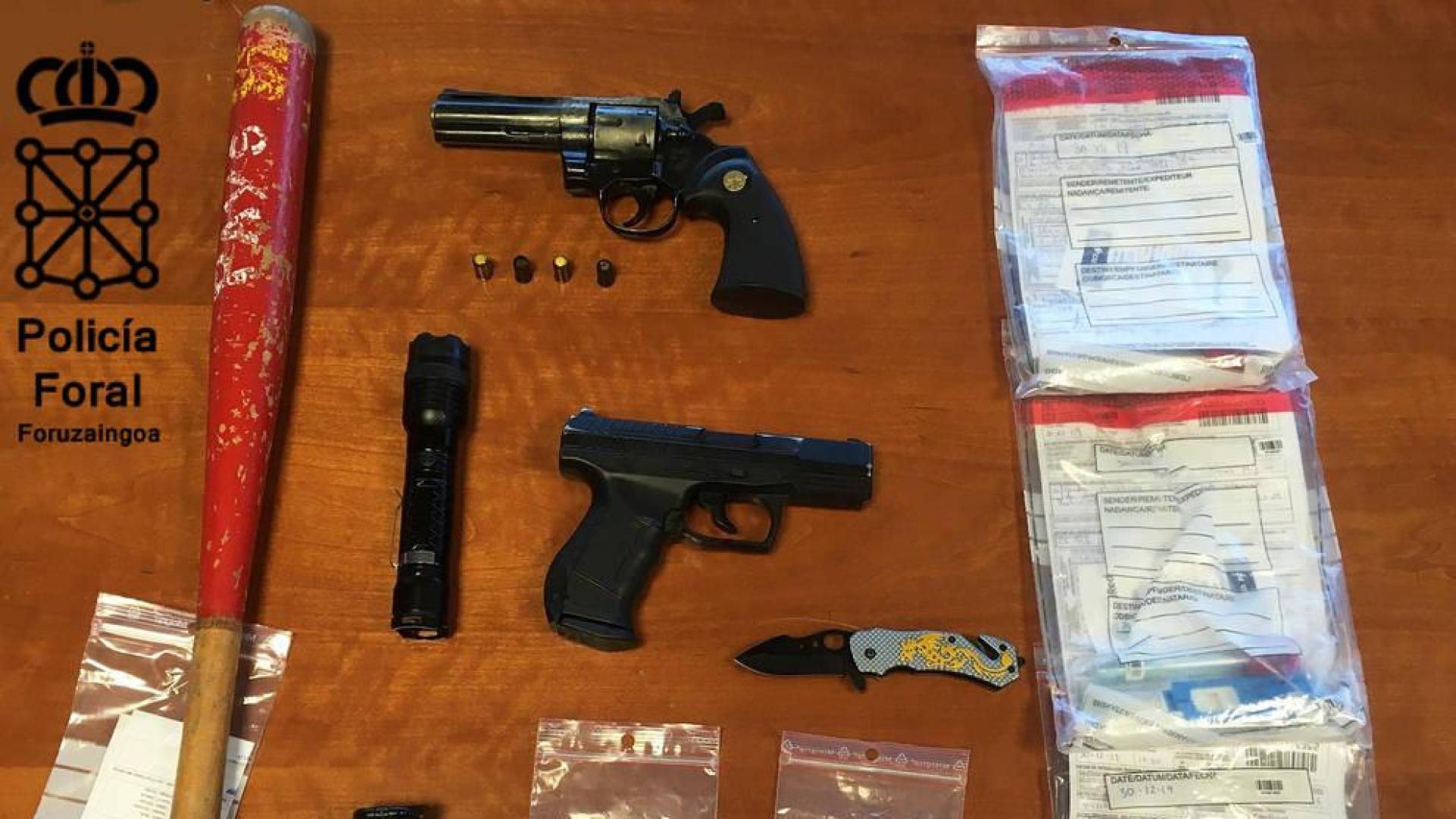 Policía Foral denuncia a seis personas por portar armas en Dantxarinea