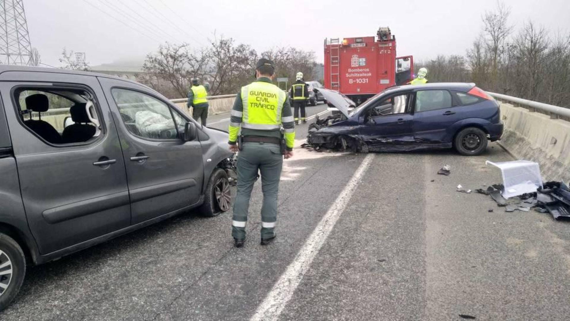 Dos heridos en un accidente con dos vehículos implicados en Noáin