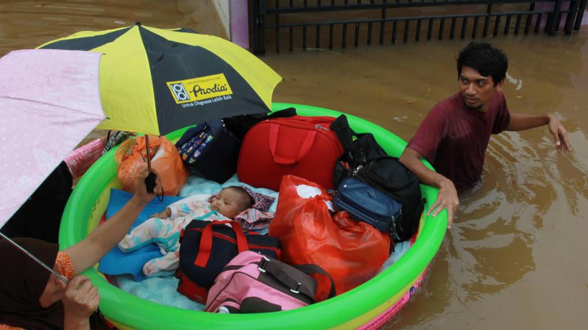 Al menos 16 muertos a causa de las inundaciones en Indonesia