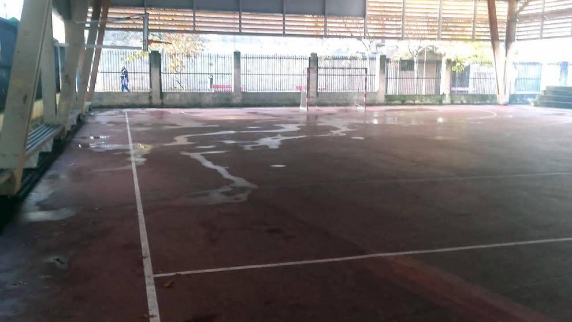 El cubierto de la pista de San Juan de la Cadena sigue esperando