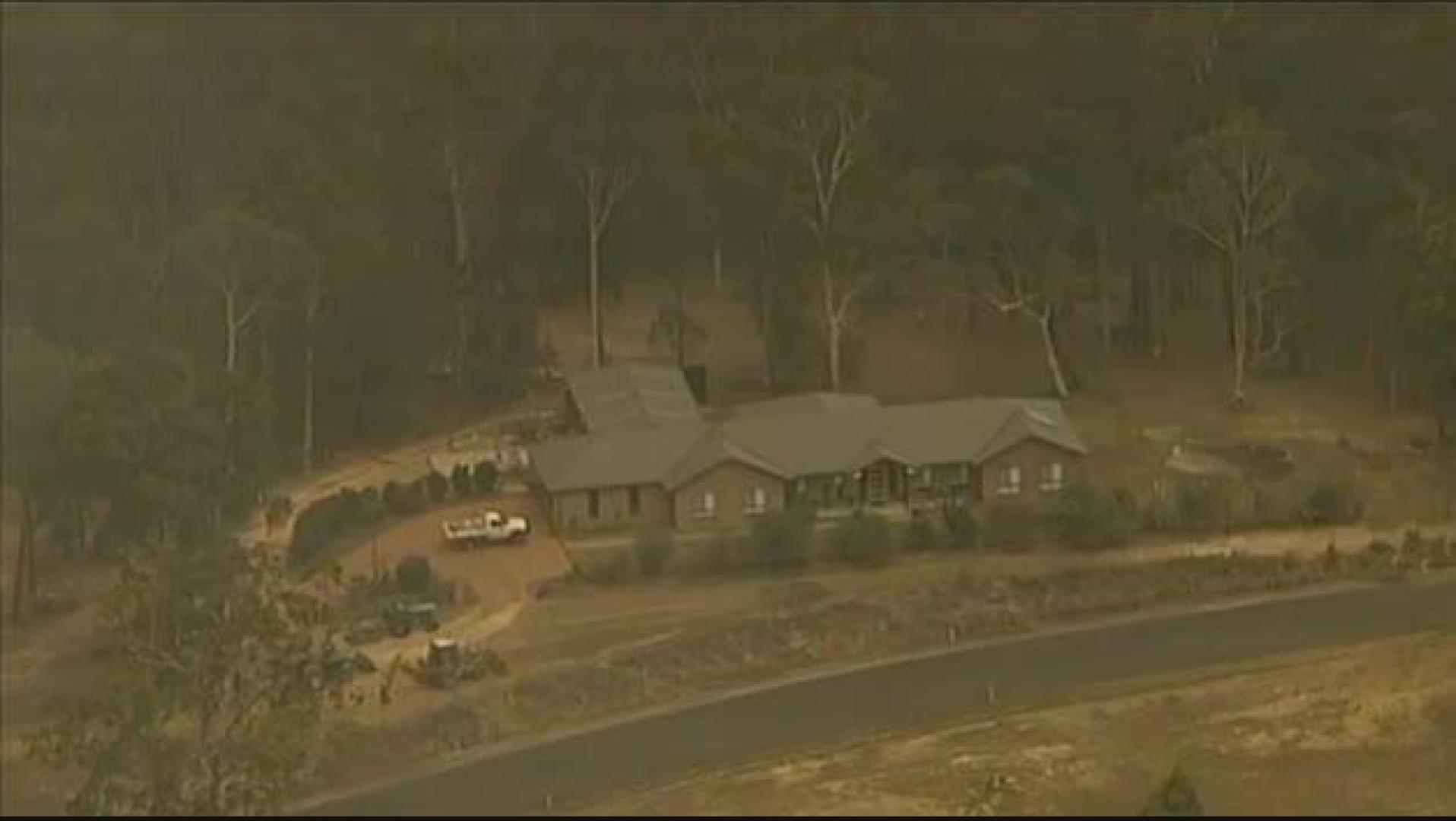 Miles de personas huyen de los incendios en Australia