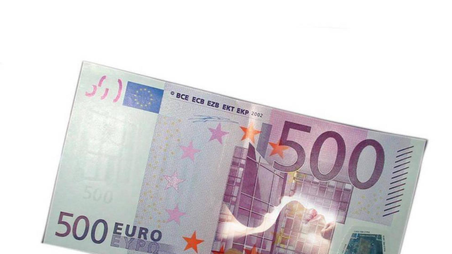 Juzgado por tener 14.500€ en billetes falsos de 500 en su casa