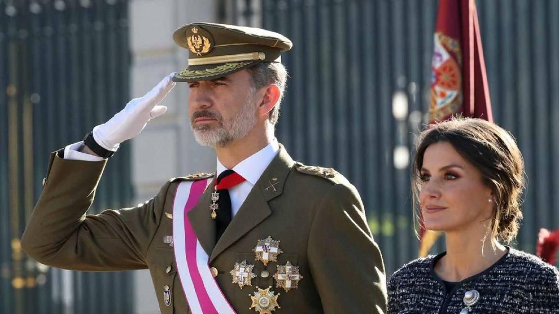 Los Reyes Felipe y Letizia presiden la tradicional celebración de la Pascua Militar. Asisten el presidente del Gobierno, Pedro Sánchez, y los ministros de Defensa, Margarita Robles, e Interior, Fernando Grande-Marlaska.