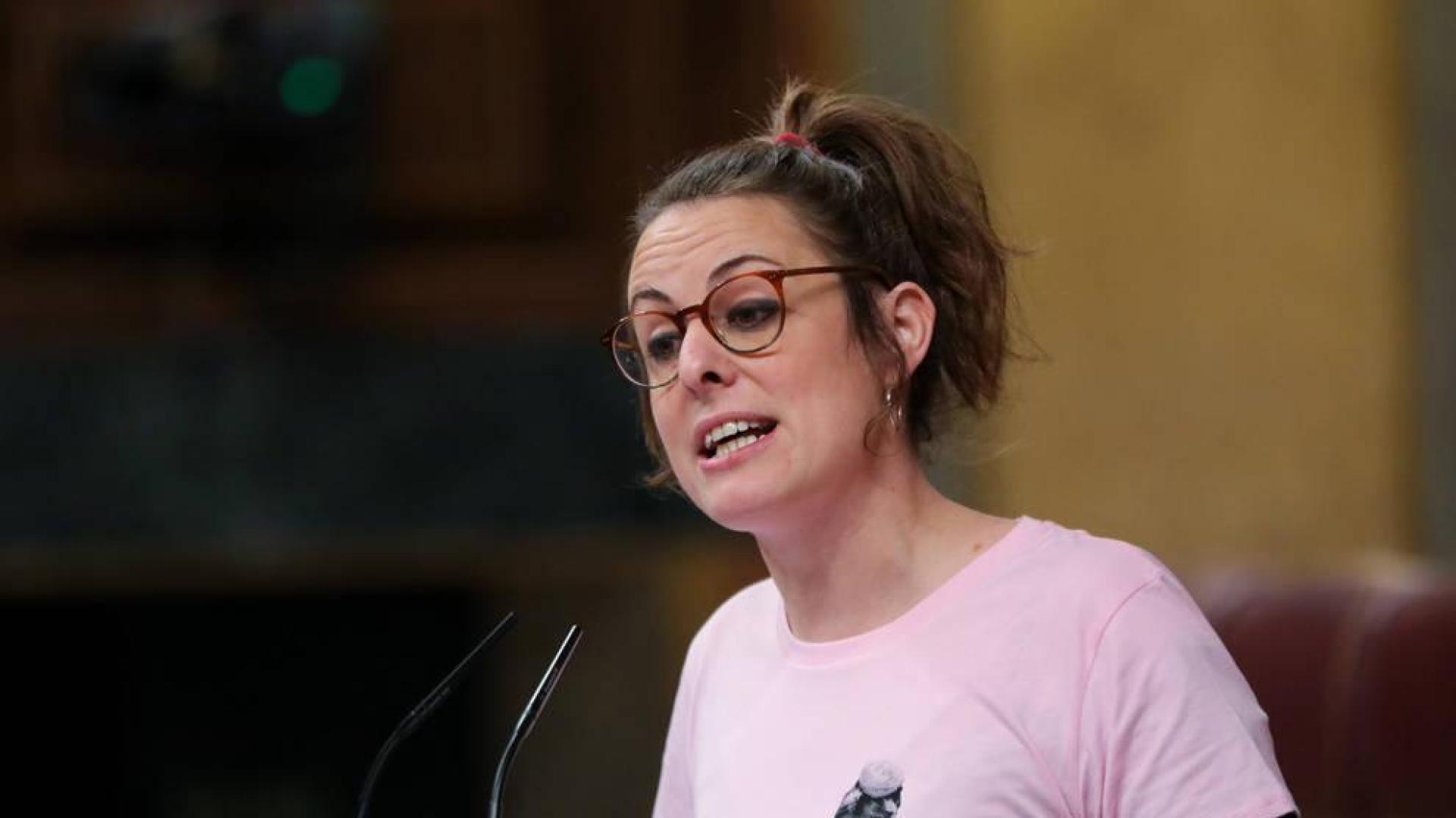 La diputada de la CUP, Mireia Vehí, interviene desde la tribuna del Congreso de los Diputados