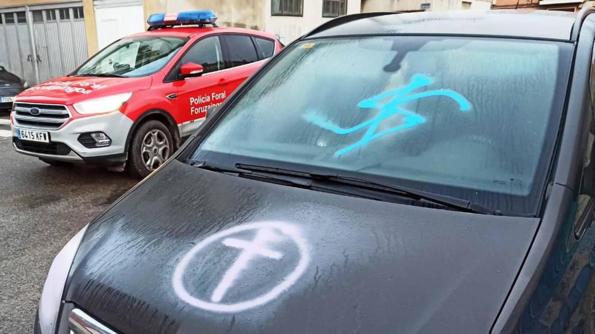 Identificados dos menores por realizar pintadas en vehículos y portales de Alsasua