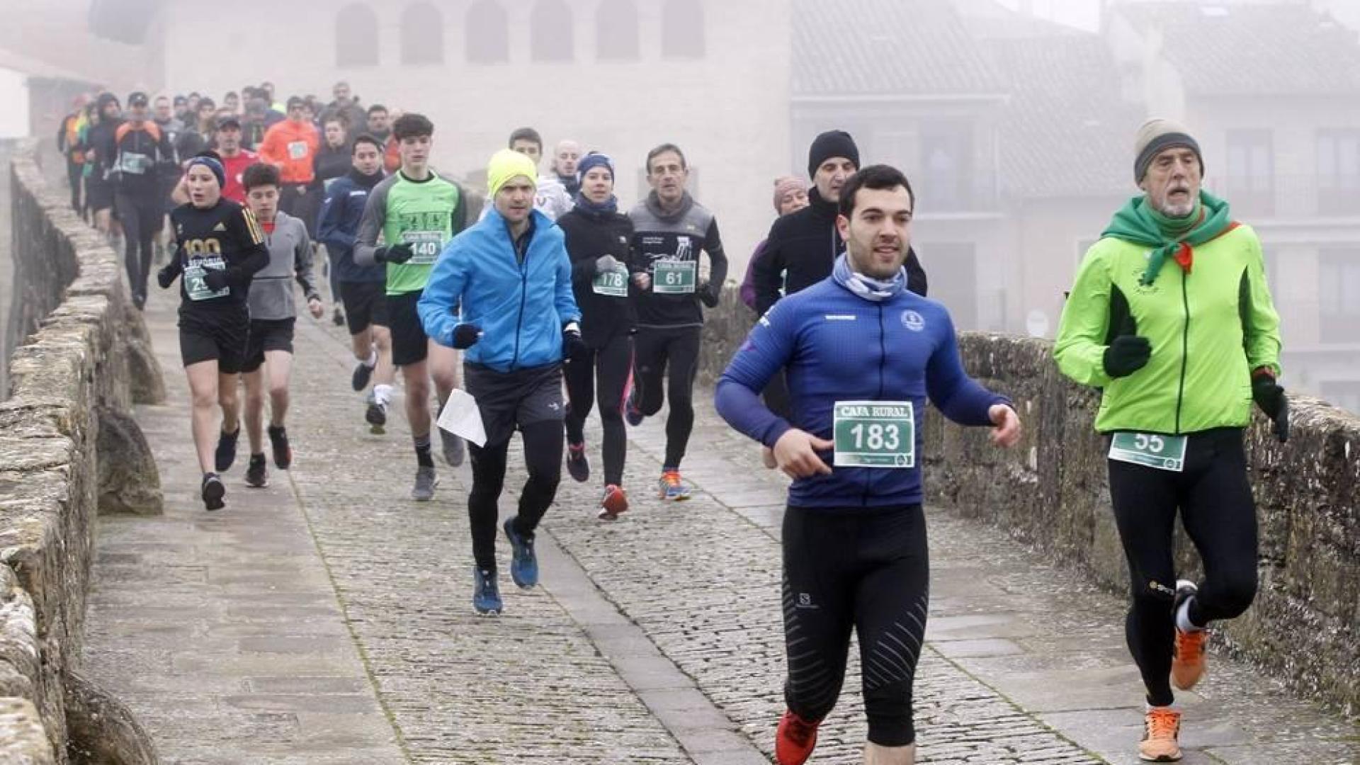 Galería de fotos de la carrera celebrada en Puente la Reina el Día de Reyes.