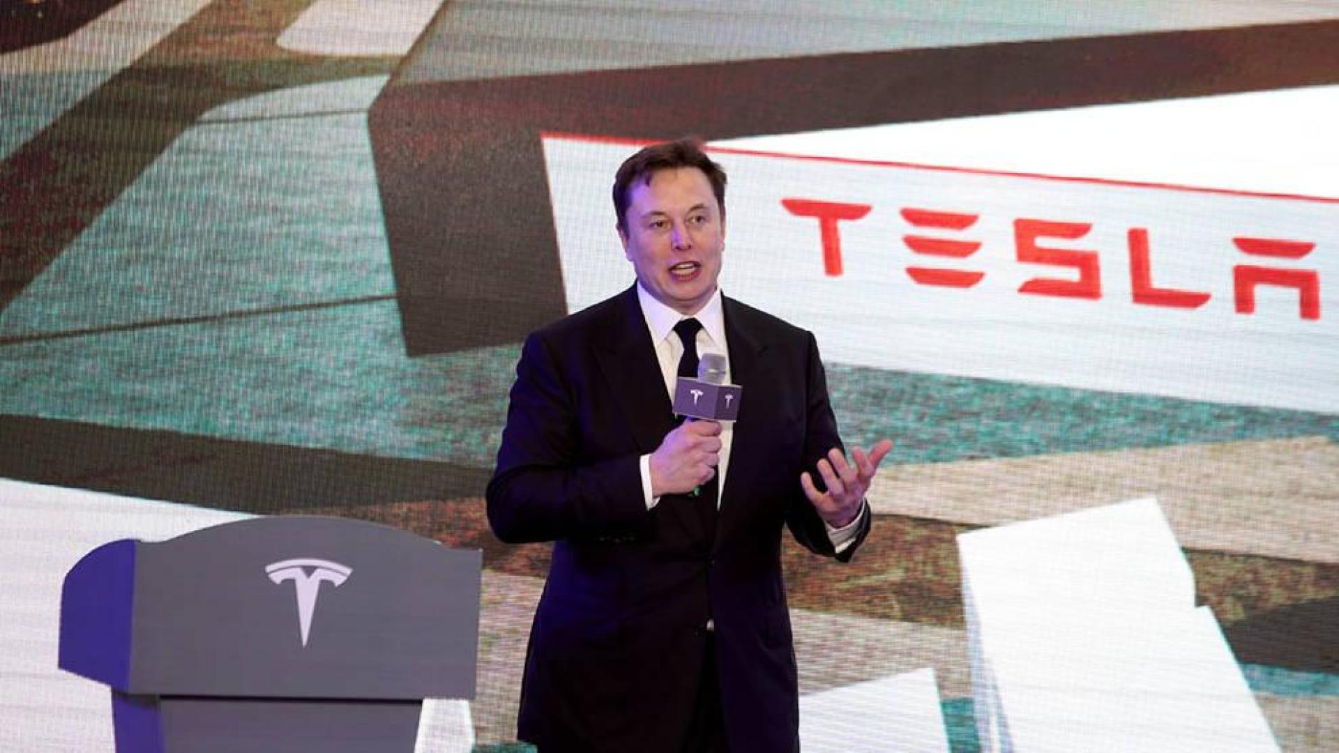 SpaceX lanza al espacio nuevos satélites para crear su propia red de internet