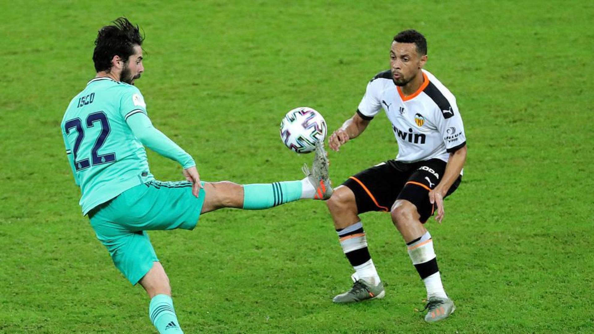 Isco y Coquelin, en la primera semifinal de la Supercopa de España.