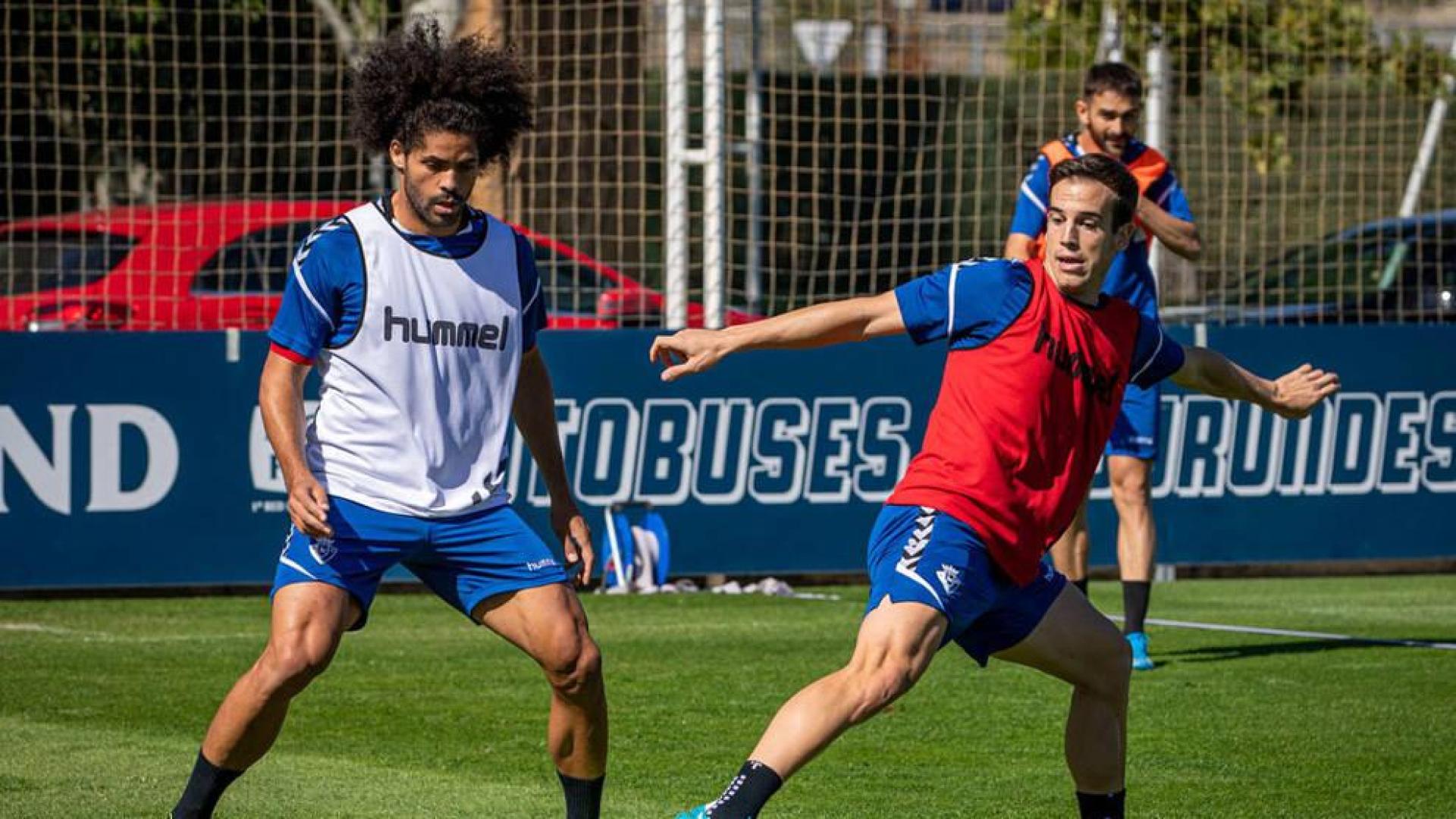 Íñigo Pérez y Kike Barja, la nota positiva en Tajonar