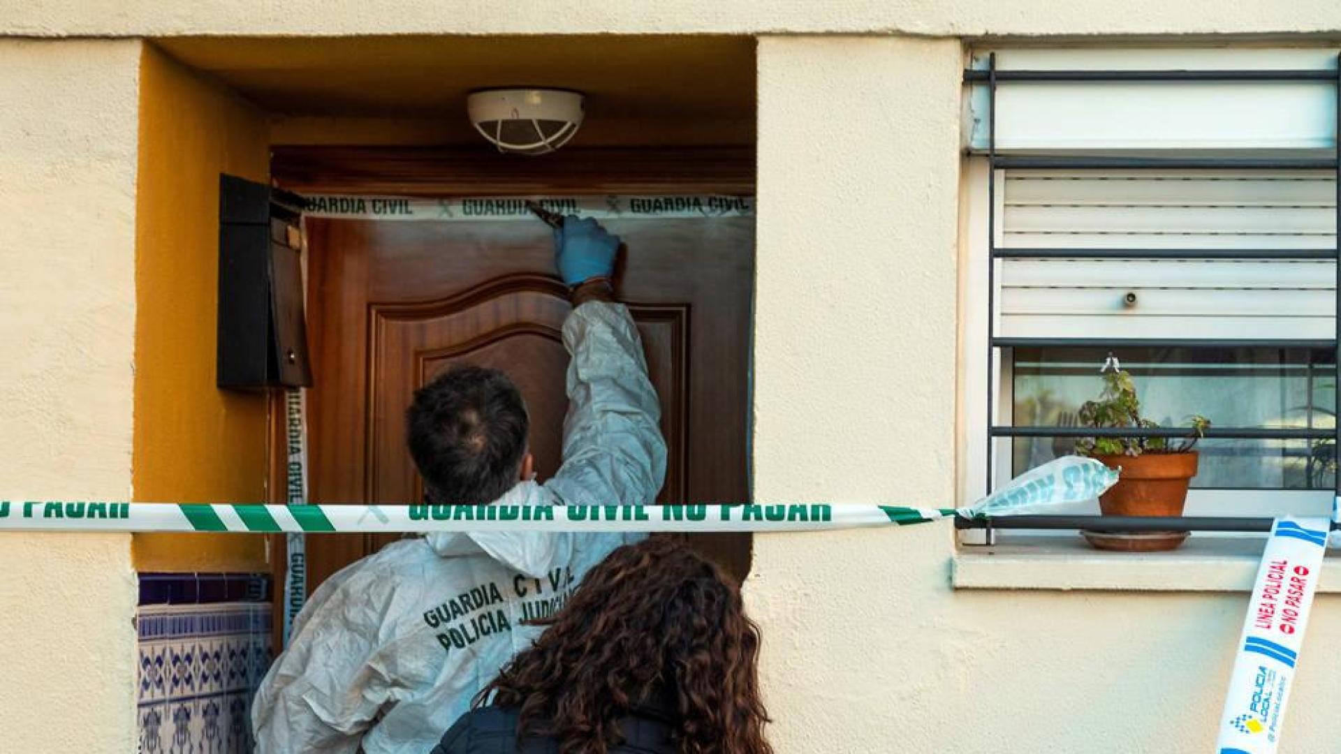 Incendia la casa donde se encontraba su mujer, en Castilleja de la Cuesta