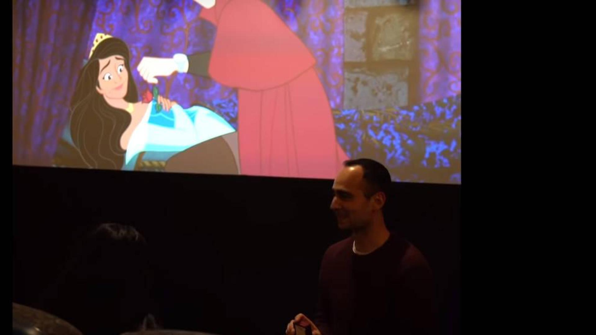 Modifica una película de Disney para pedirle matrimonio a su novia y se hace viral