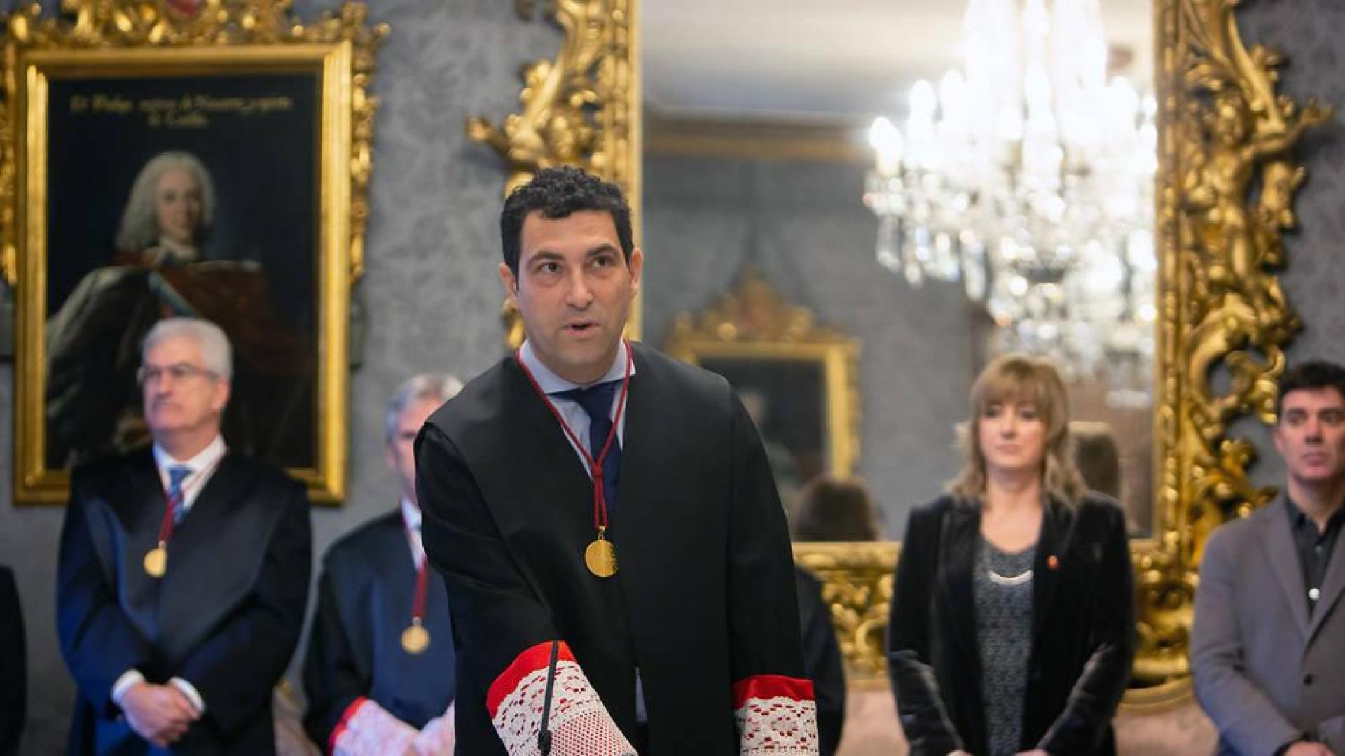 Hugo López toma posesión como miembro del Consejo de Navarra