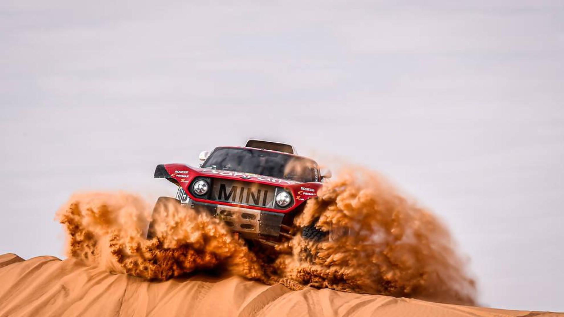 Carlos Sainz, a bordo de su Mini duranteuna etapa del Dakar.