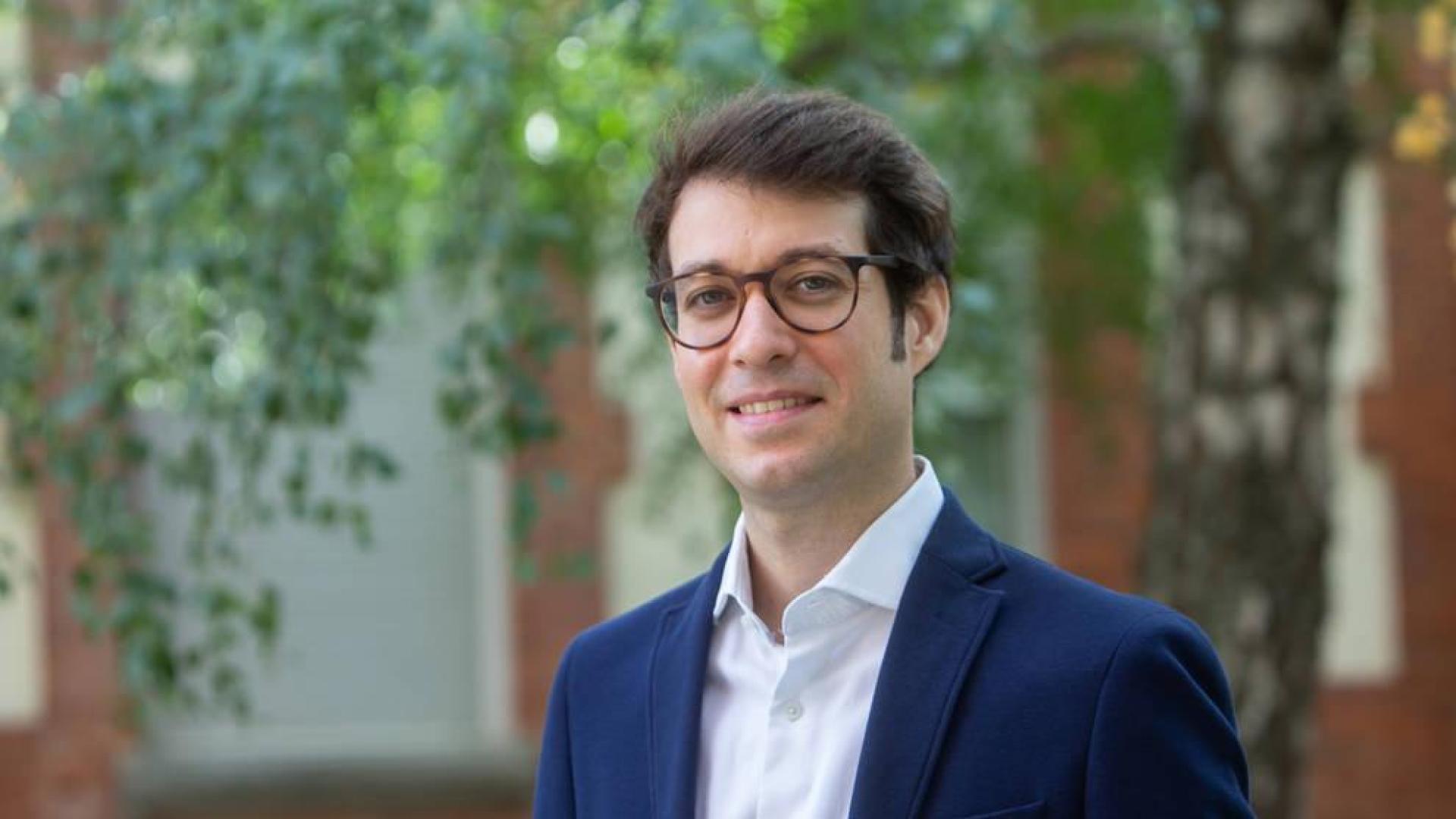 Analiza en su tesis cuál podría ser el mejor procedimiento para tratar el cáncer de cérvix