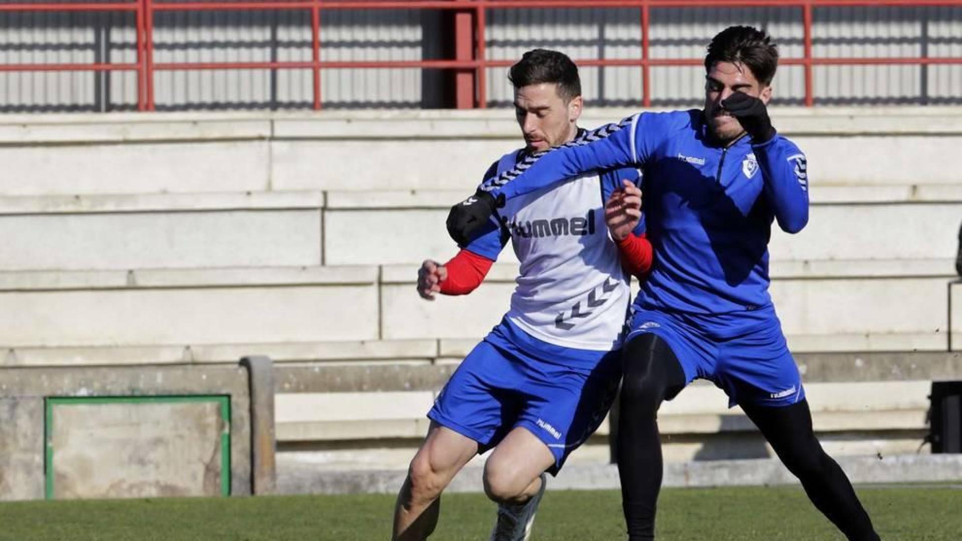 Kike Barja completa por primera vez el partidillo en un entrenamiento