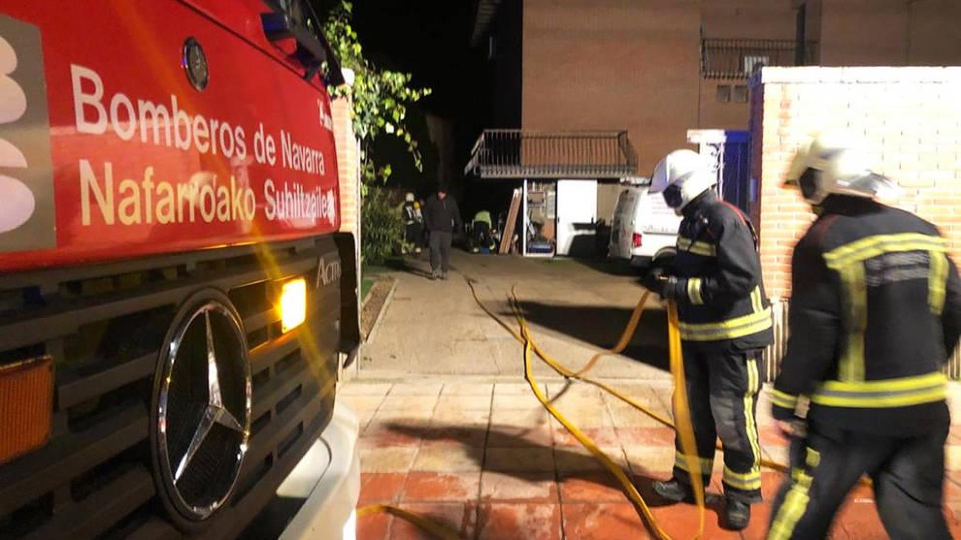 Atendida una persona por inhalar humo en un pequeño fuego en Monteagudo