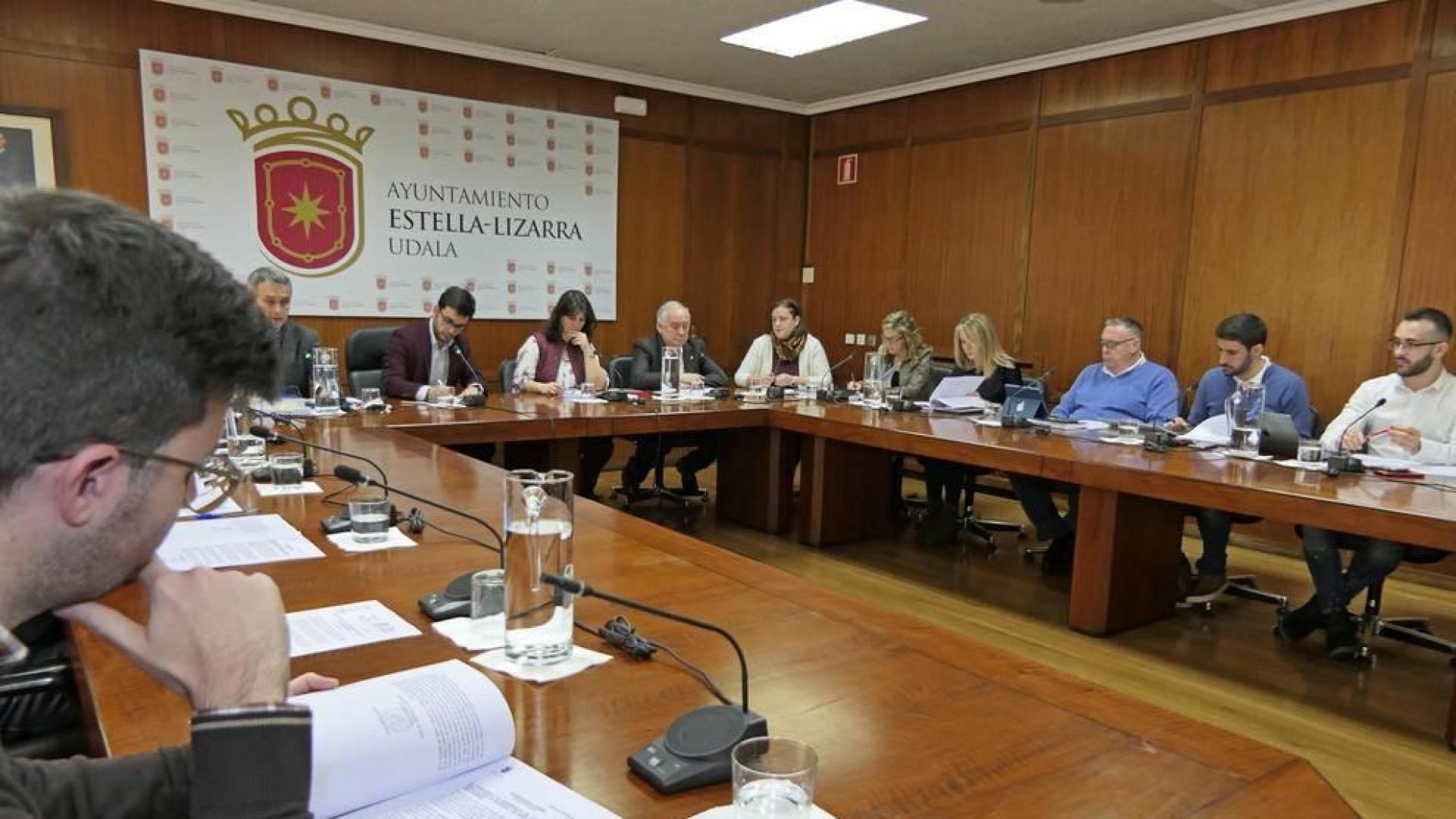 Un momento del pleno celebrado ayer en el Ayuntamiento de Estella.