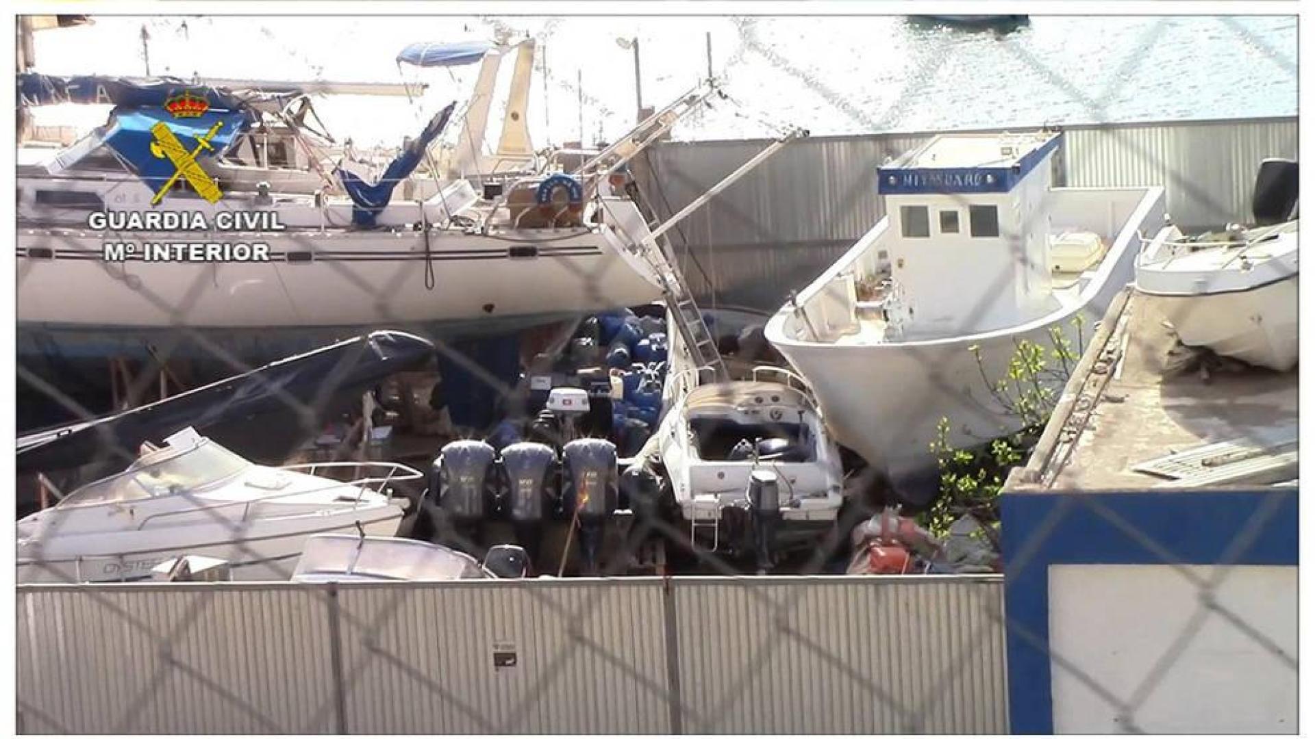 Los arrestados compraban embarcaciones a un depósito de Almería que custodiaba neumáticas intervenidas.