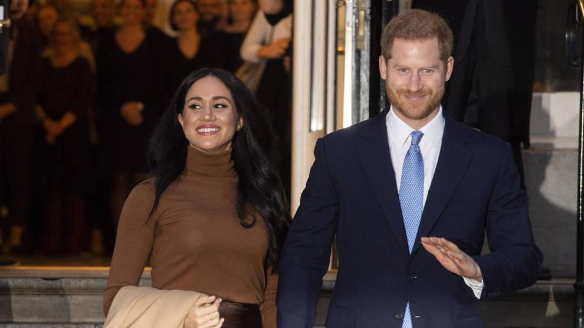 Enrique y Meghan darán un "paso atrás" como miembros de la realeza británica