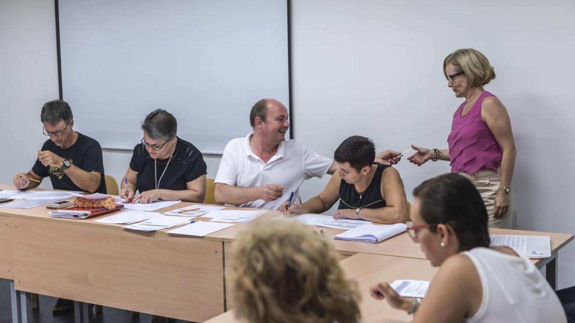 Las familias, “aliviadas” por mantener la clase de Religión aunque aún ven “amenazas”