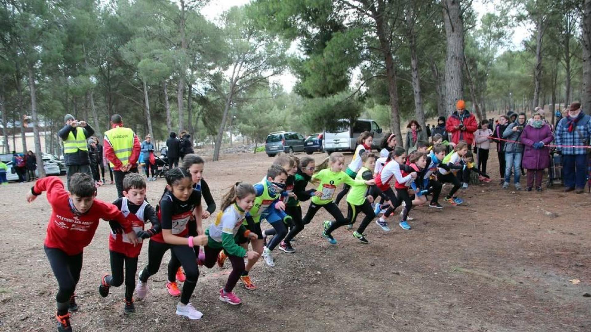 Todas las fotos de los participantes en el campeonato navarro de cross de relevos mixtos en Tudela
