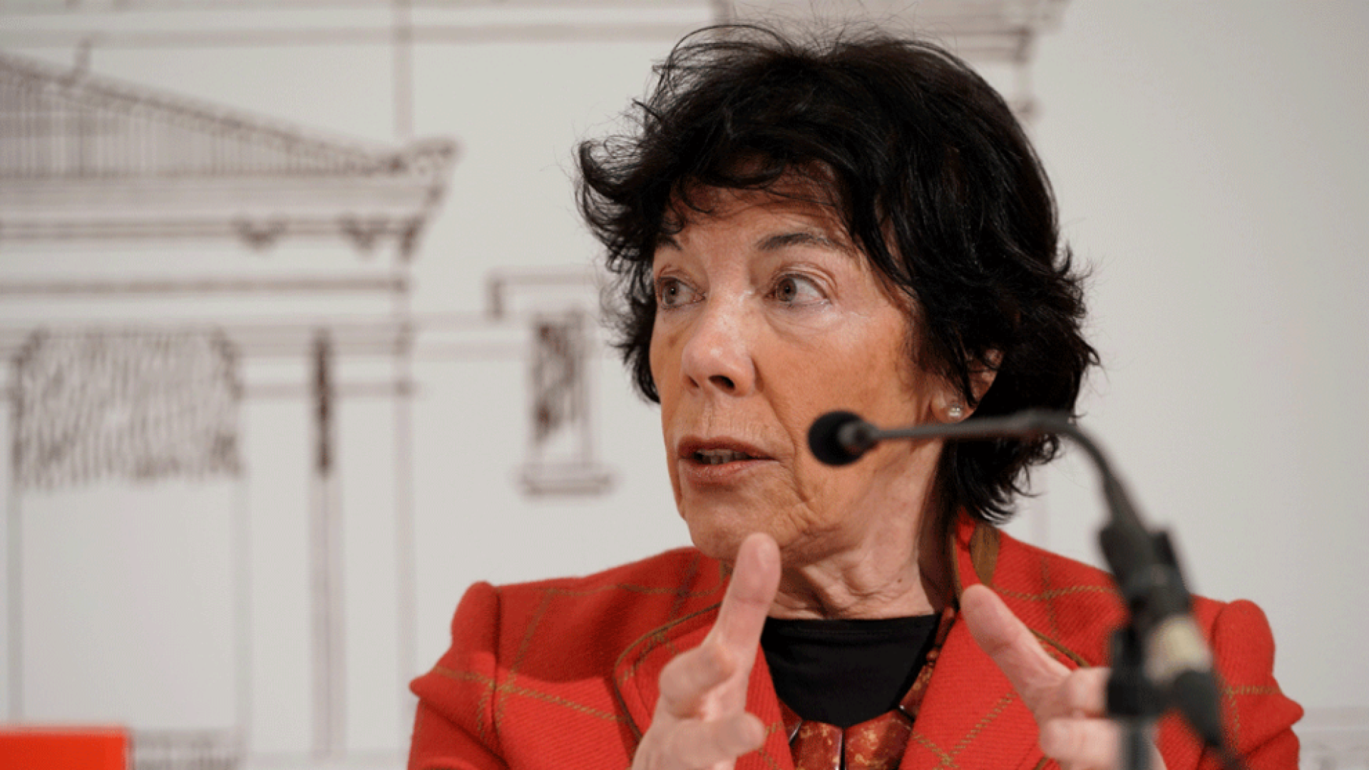 Celaá da un mes a Murcia para quitar el pin parental antes de ir a los tribunales