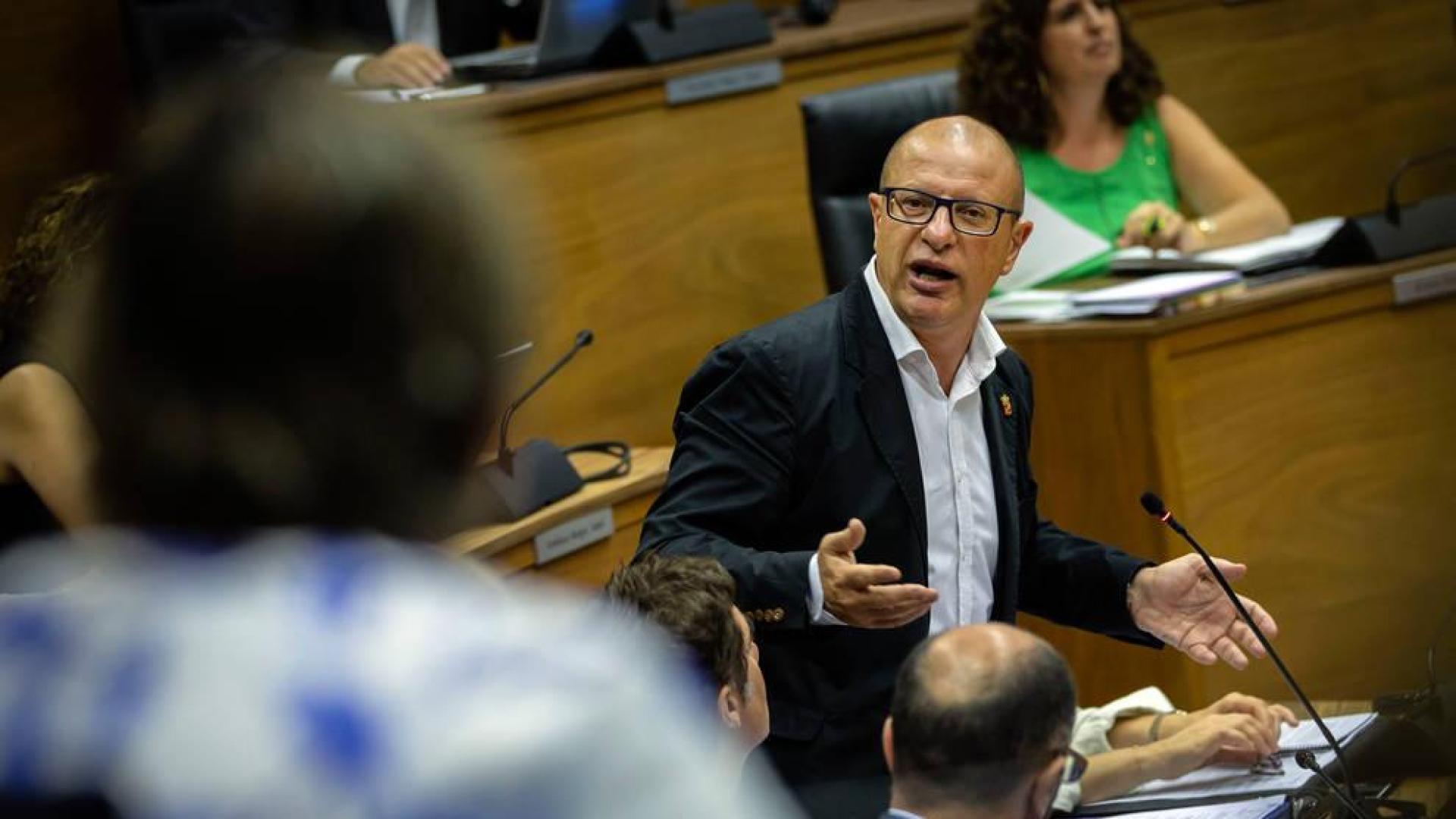 Carlos Gimeno, en el Parlamento de Navarra.