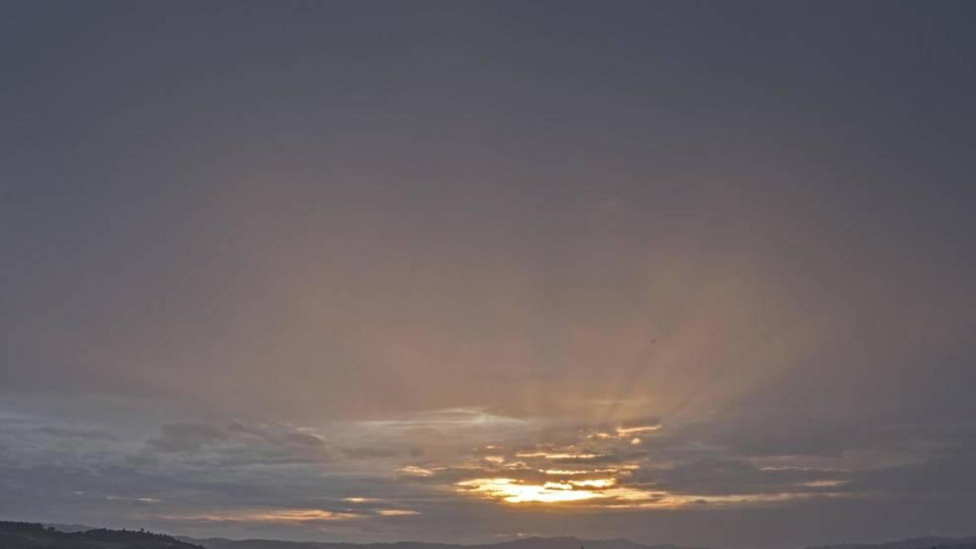 El fin de semana será nuboso y traerá algunos chubascos el sábado